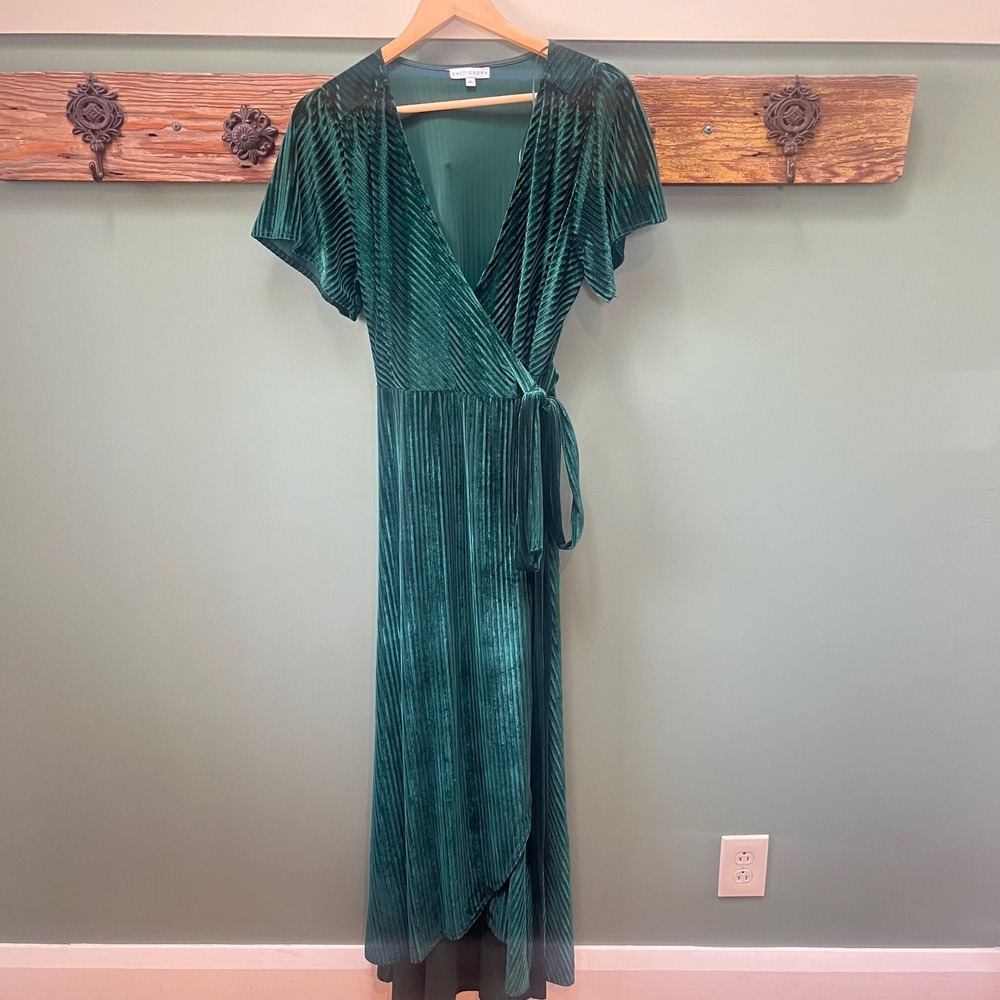 Baltic Born Emerald Green Pleated Velvet Wrap Maxi Dress XL Short Flutter Sleeve